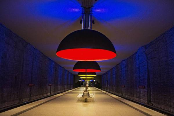 Photograph Eugenia Kyriakopoulou Westfriedhof Station on One Eyeland